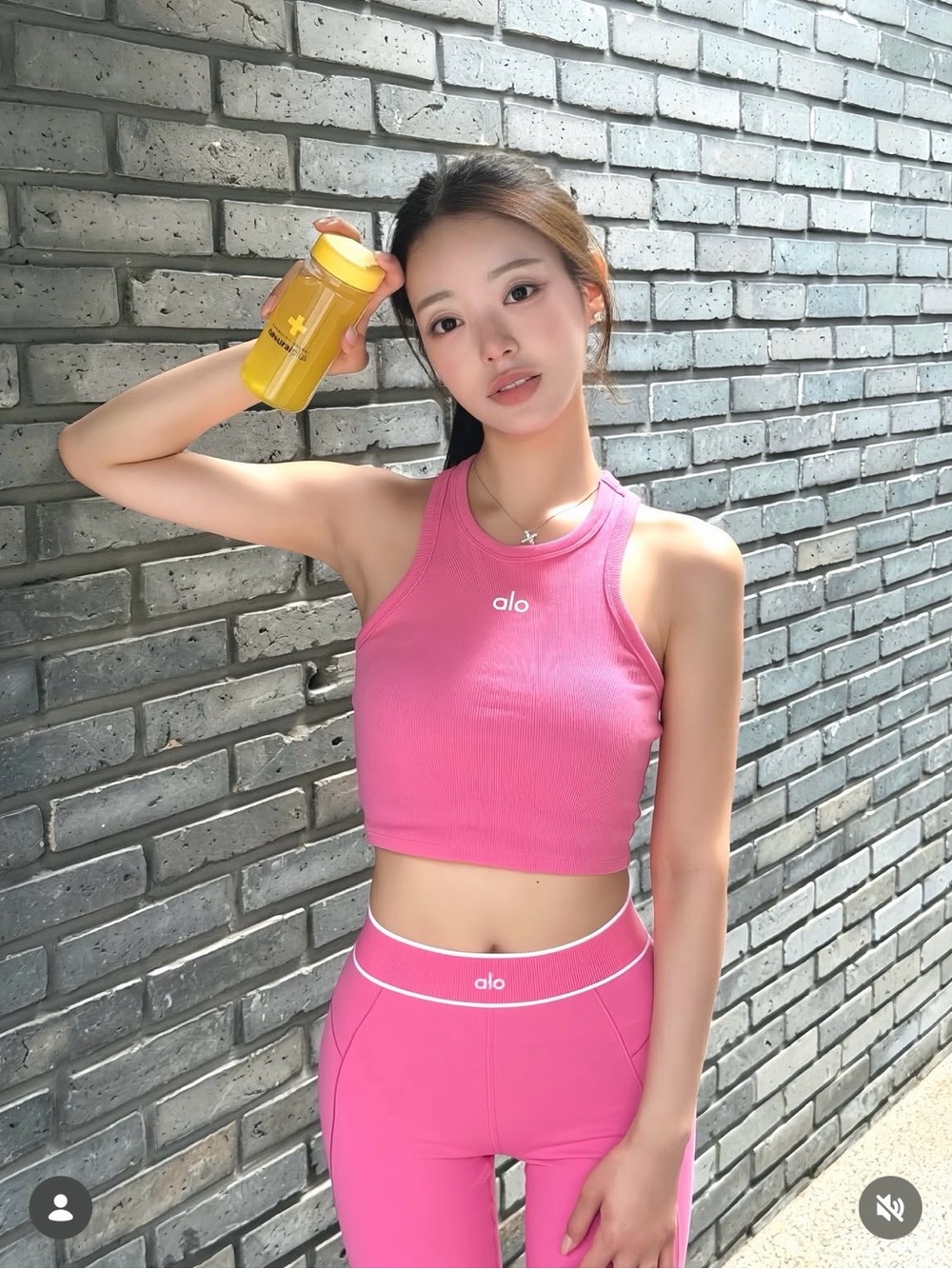 ALO Yoga Pink Set - Aspire Tank and Softsculpt Amp it up Legging